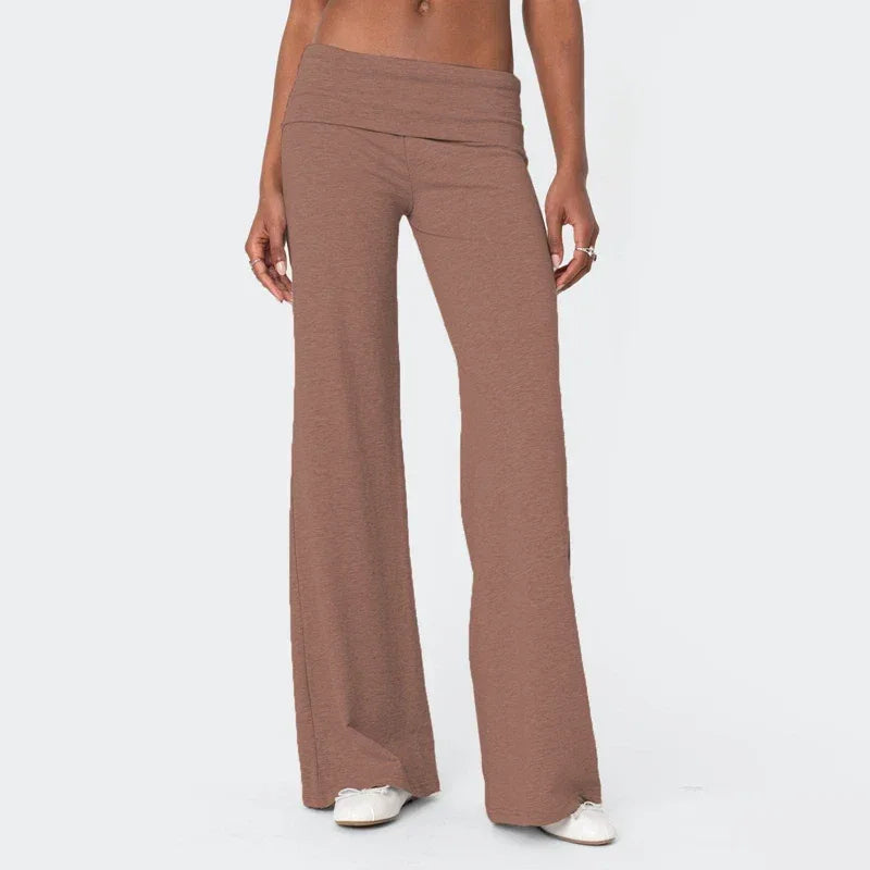 Leggings de yoga décontractés Beauté & Santé, coupe évasée, tissu confortable, parfaits pour la détente et la pratique sportive.