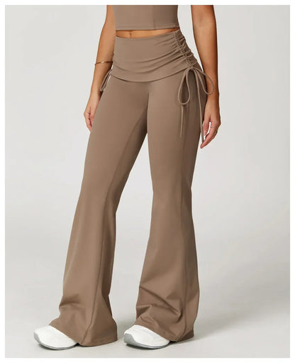 Legging évasé de sport marron avec cordon de serrage, par Beauté & Santé, conçu pour la détente et l'activité sportive.