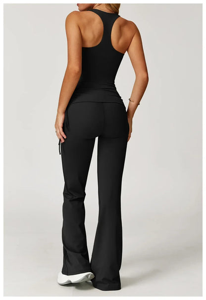 Legging évasé de sport Beauté & Santé avec cordon de serrage noir, vue arrière, tissu extensible et confortable.