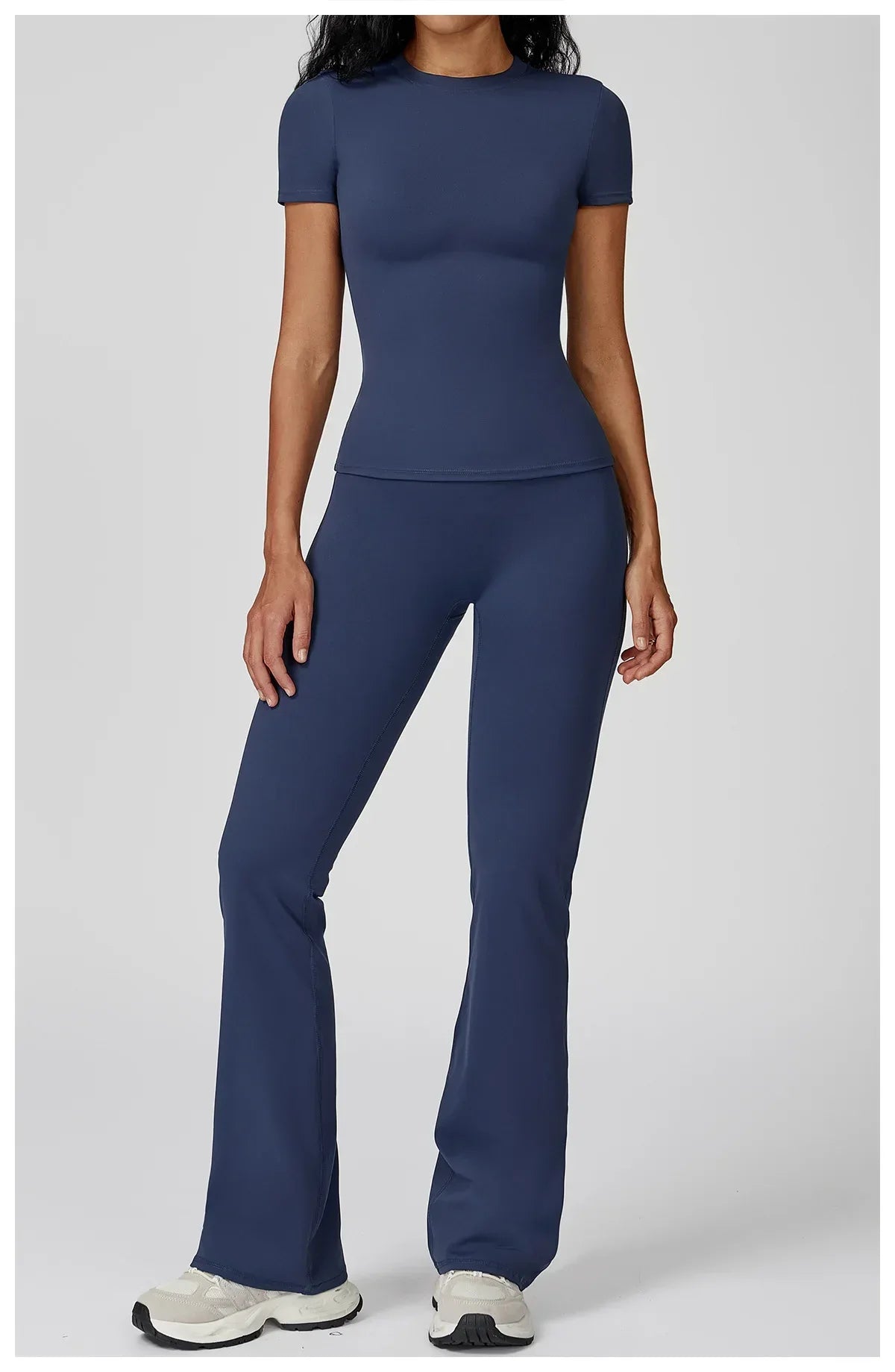 Leggings de yoga 2 pièces avec manches longues de la marque Beauté & Santé, tissu extensible et confortable pour l'exercice.