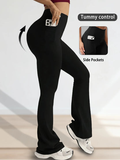 Legging évasé taille haute pour femme avec poches, en tissu extensible, de la marque Beauté & Santé, porté en extérieur.
