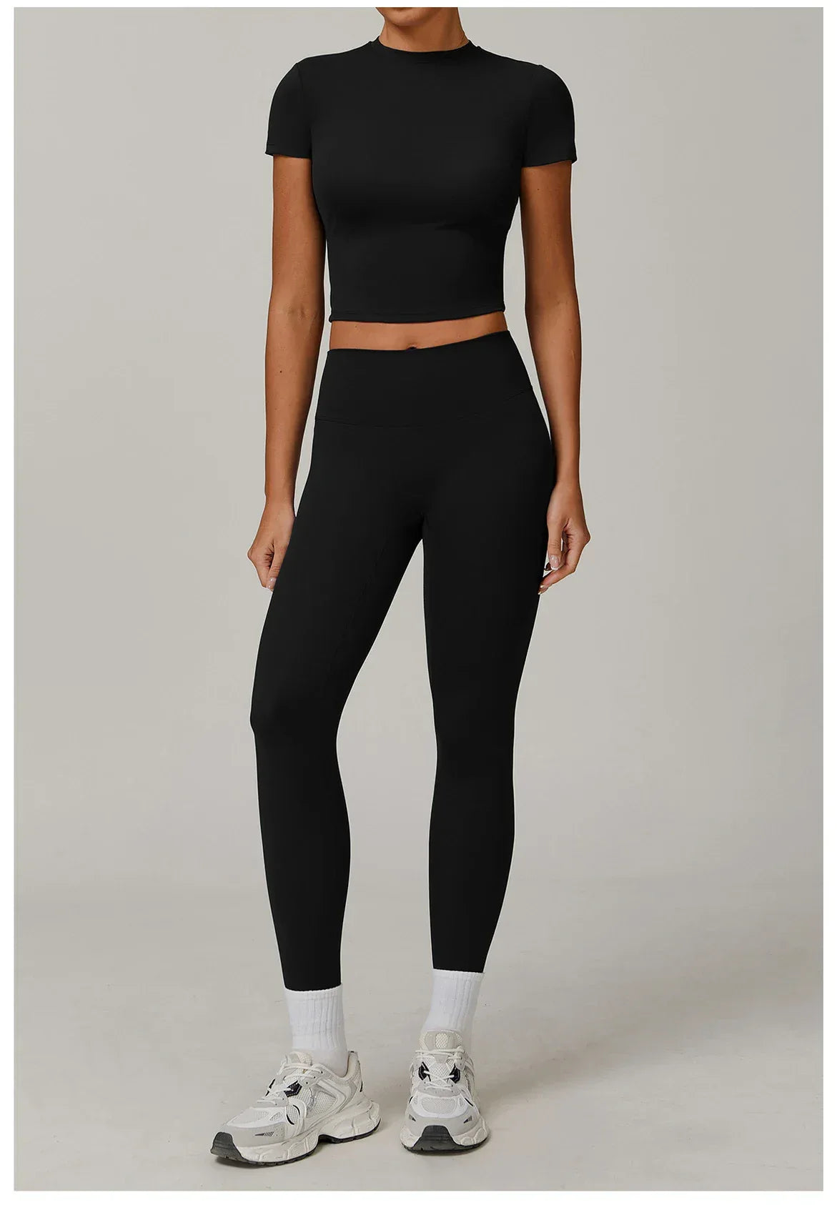 Legging et haut de yoga à manches longues de l'ensemble Beauté & Santé, tissu extensible, parfait pour la pratique sportive.