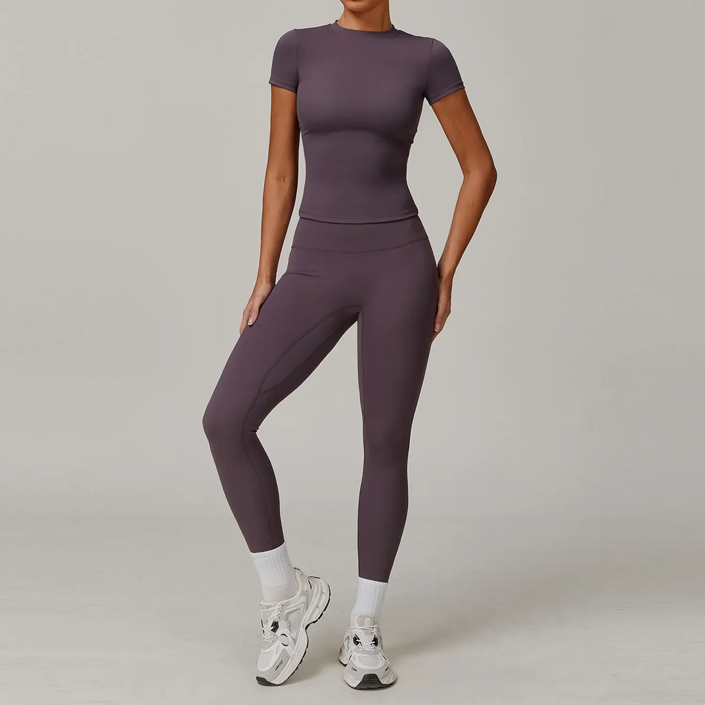 Leggings de yoga deux pièces manches longues de la marque Beauté & Santé, tissu extensible et confortable pour entraînement.