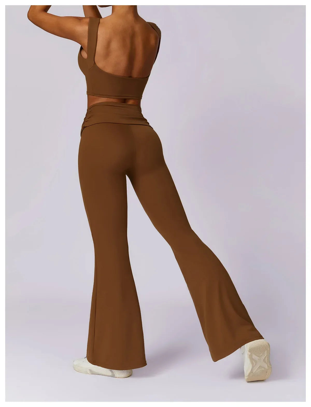 Legging de yoga taille haute Beauté & Santé, en tissu naturel, ajusté et confortable pour la pratique de yoga ou détente.