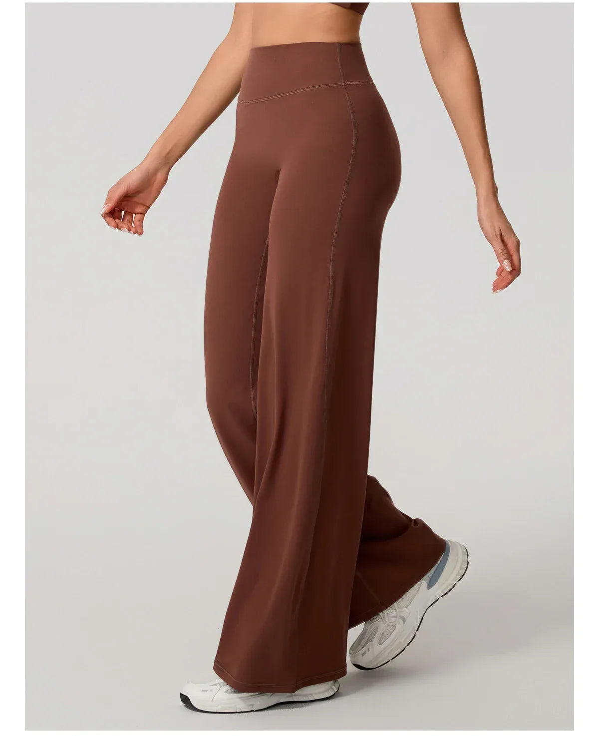 Leggings de yoga décontractés et évasés de la marque Beauté & Santé, tissu confortable, parfait pour la pratique sportive.