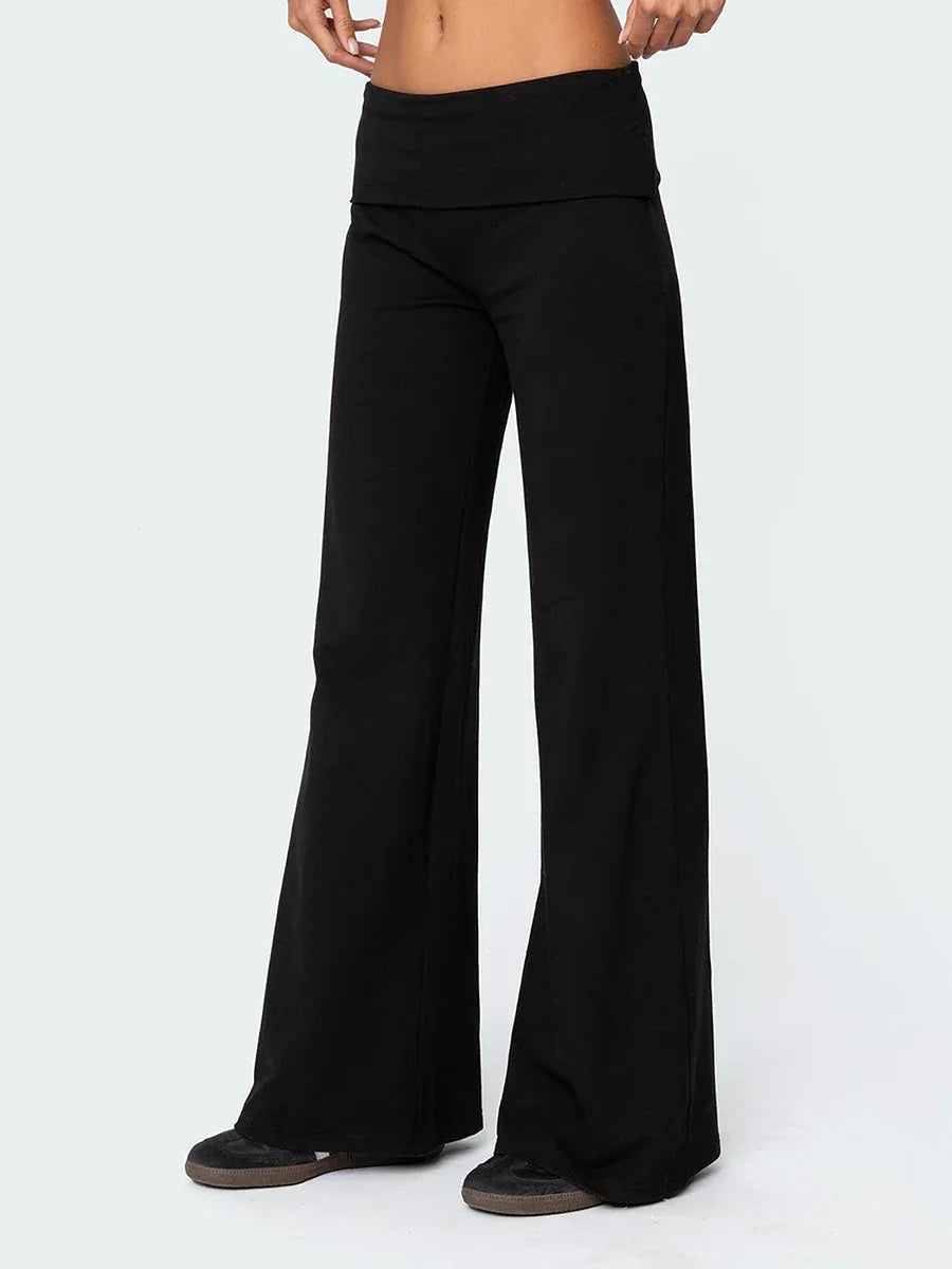 Leggings de yoga décontractés Beauté & Santé, style évasé et confortable, visibles en couleur noire avec taille élastique.