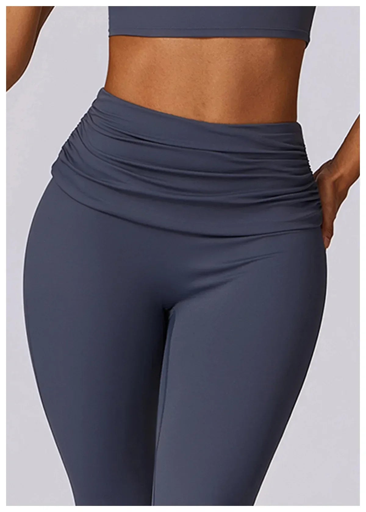 Leggings de yoga taille haute Beauté & Santé, tendance et confortables, en tissu naturel pour une pratique de sport élégante.