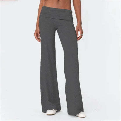 Leggings de yoga décontractés Beauté & Santé, coupe évasée, tissu confortable, porté en séance de yoga ou détente.