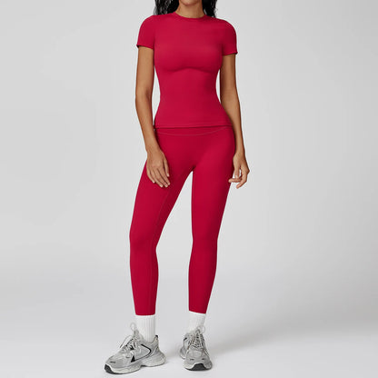 Leggings de yoga en ensemble deux pièces à manches longues de la marque Beauté & Santé, tissu extensible et confortable.