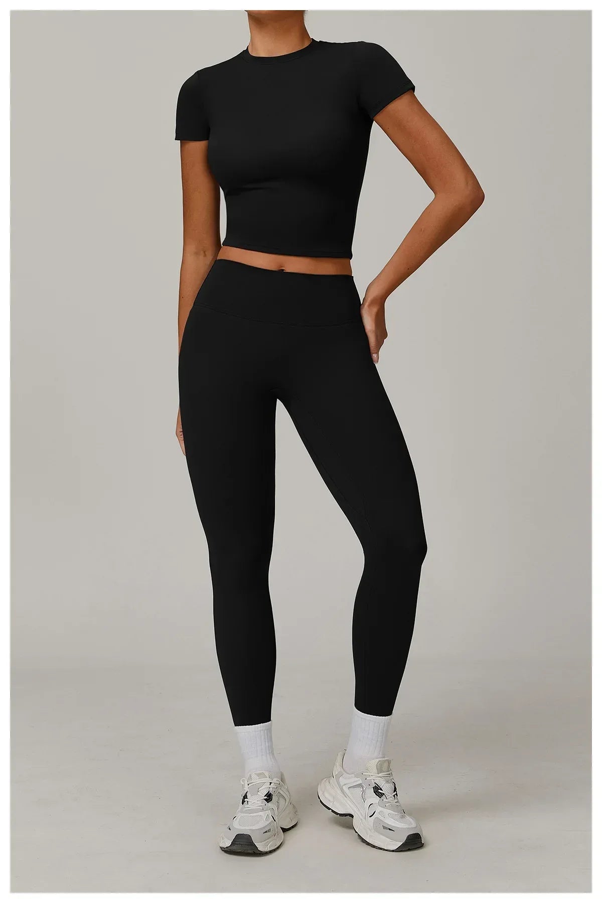 Leggings de yoga deux pièces à manches longues de la marque Beauté & Santé, tissu extensible et confortable pour l’exercice.