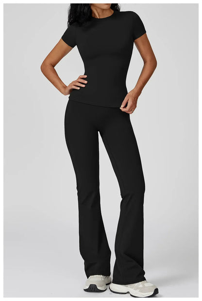 Leggings de yoga 2 pièces avec manches longues de la marque Beauté & Santé, tissu extensible pour confort et flexibilité.