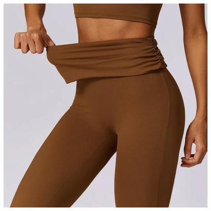 Legging de yoga taille haute Beauté & Santé, coupe naturelle, tissu extensible, parfait pour la pratique sportive ou détente.
