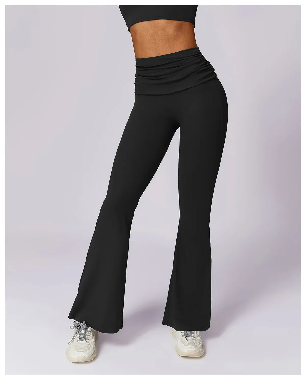 Leggings de yoga taille haute Beauté & Santé, tissu naturel extensible, affichés sur mannequin, couleur noire.