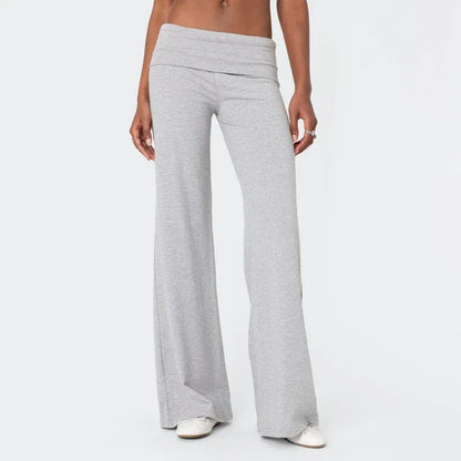 Legging de yoga décontracté Beauté & Santé, coupe évasée, tissu confortable et léger, parfait pour la séance de yoga ou détente.