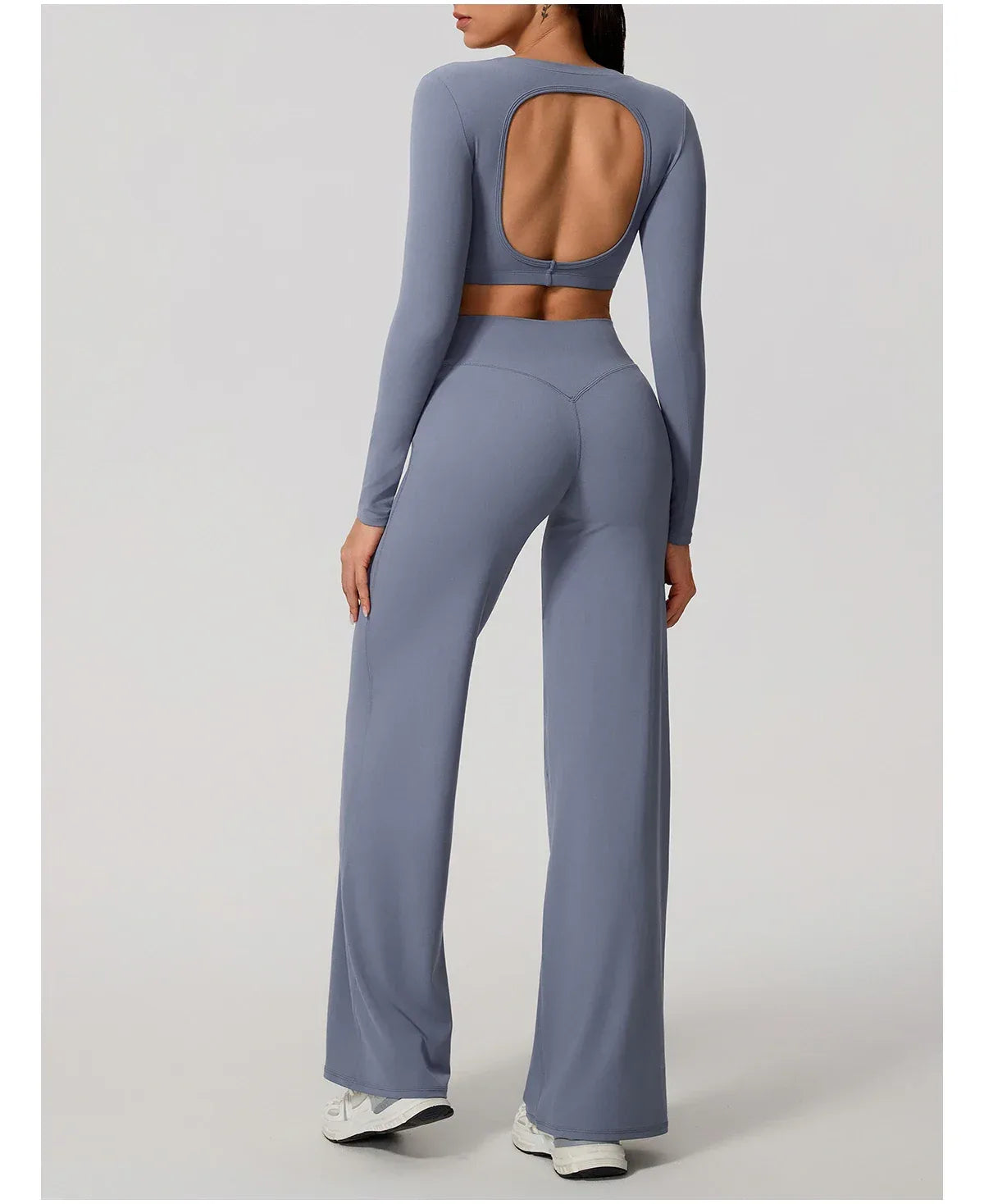 Legging de yoga décontracté et évasé de la marque Beauté & Santé, en tissu confortable, parfait pour la pratique sportive.