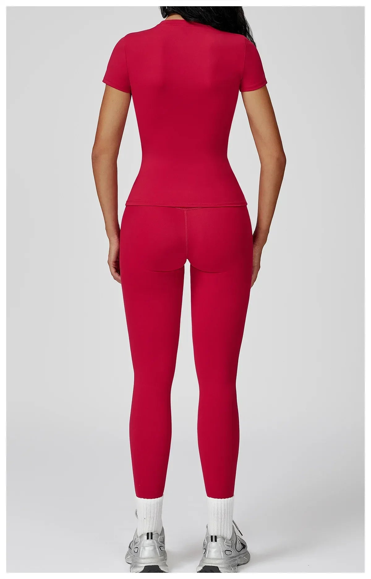 Leggings de yoga deux pièces avec manches longues de la marque Beauté & Santé, en tissu extensible et confortable.
