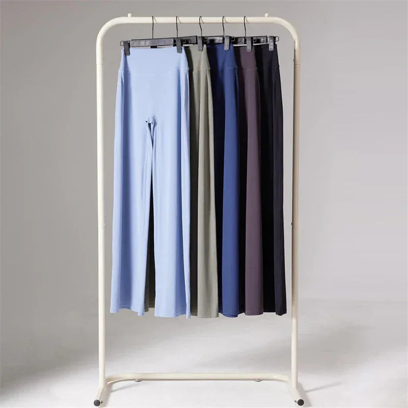 Legging pantalon de Pilates Beauté & Santé, jambes larges et évasées, tissu confortable pour fitness et détente.