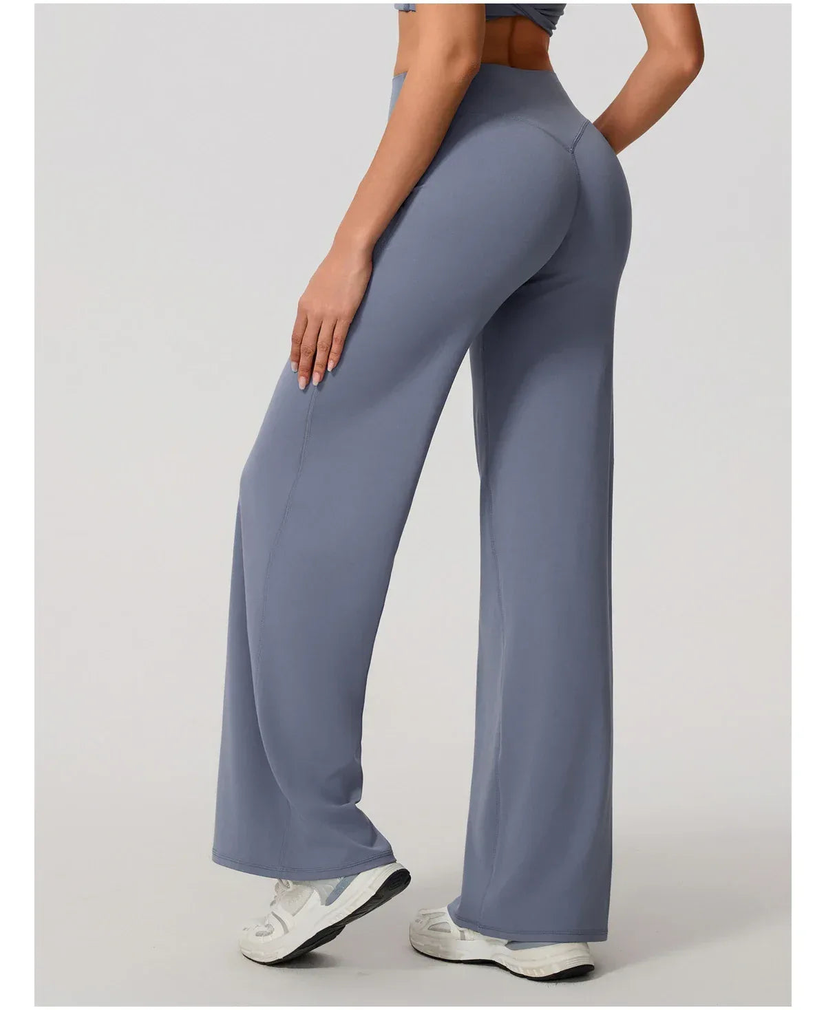 Legging de yoga décontracté et évasé de la marque Beauté & Santé, en tissu extensible, parfait pour la pratique sportive et le confort.