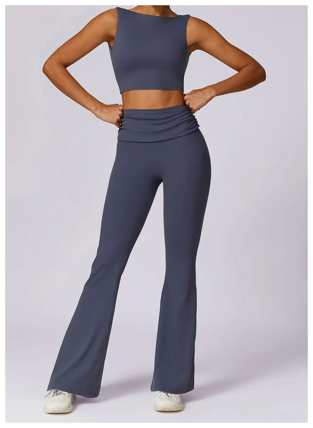 Legging de yoga taille haute Beauté & Santé en tissu naturel, ajusté et confortable pour la pratique sportive ou détente.